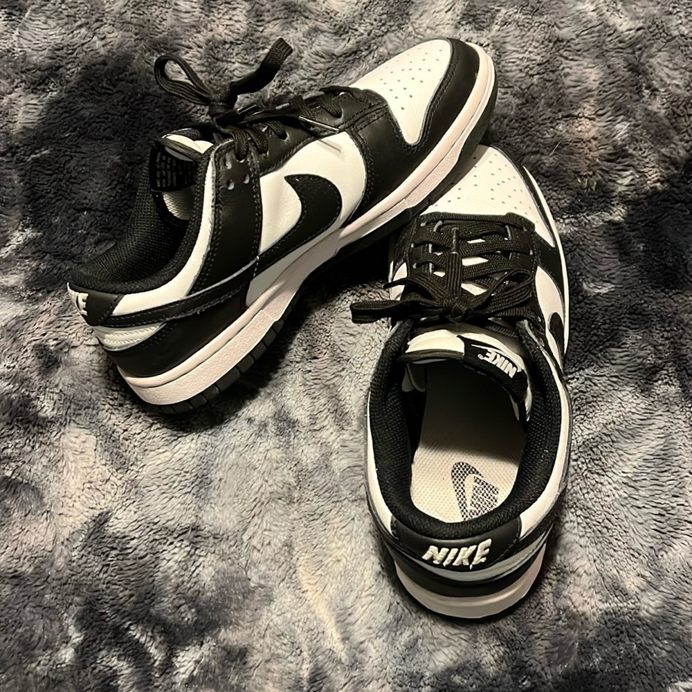 Black and white panda dunks. Great condition slight creasing on right shoe